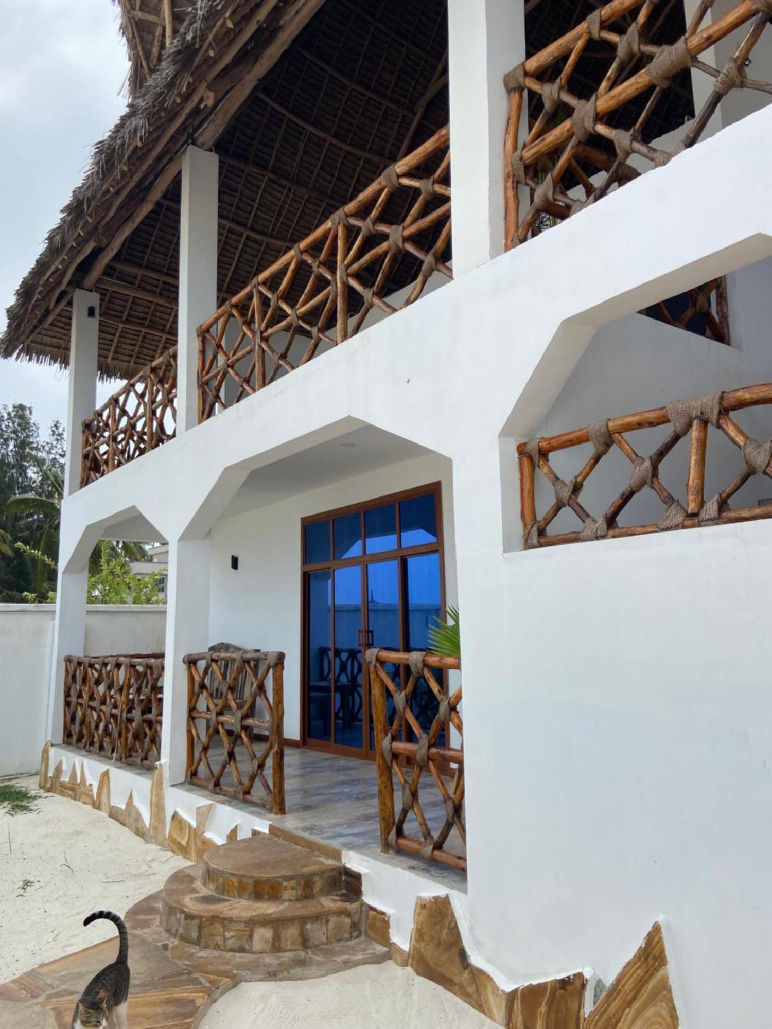 Waka Waka Bed & Breakfast Pwani Mchangani Exterior photo