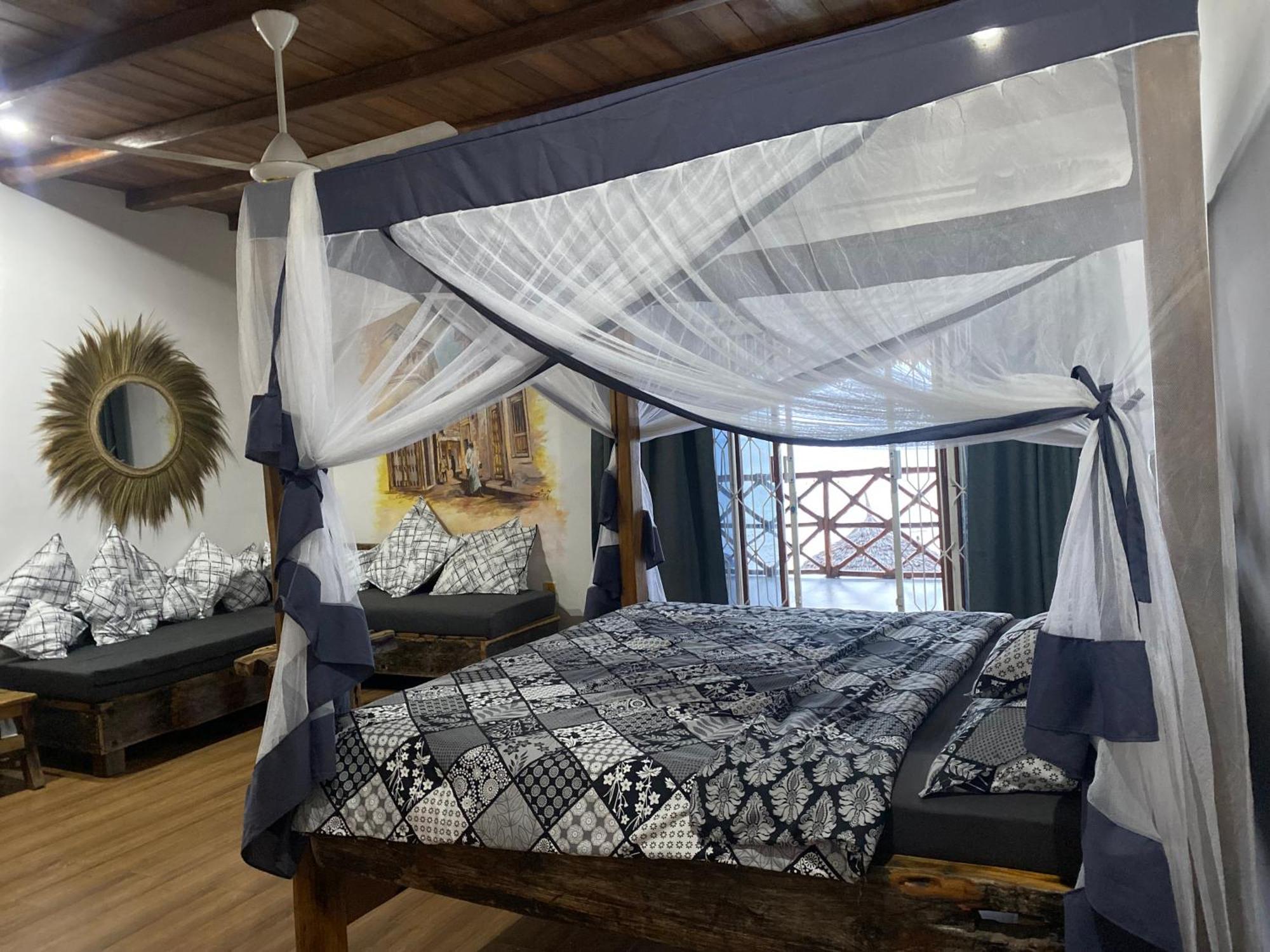 Waka Waka Bed & Breakfast Pwani Mchangani Exterior photo