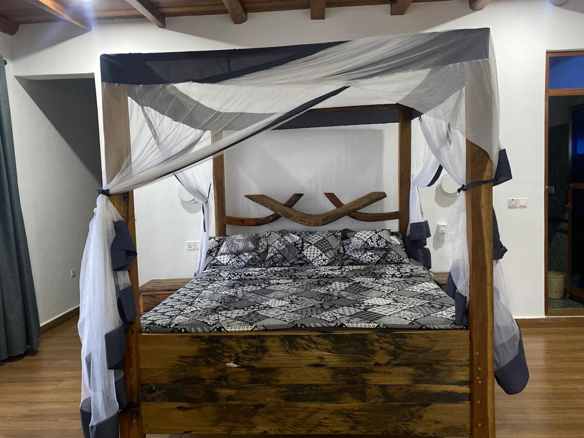 Waka Waka Bed & Breakfast Pwani Mchangani Exterior photo
