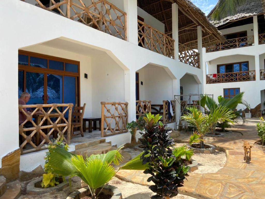 Waka Waka Bed & Breakfast Pwani Mchangani Exterior photo