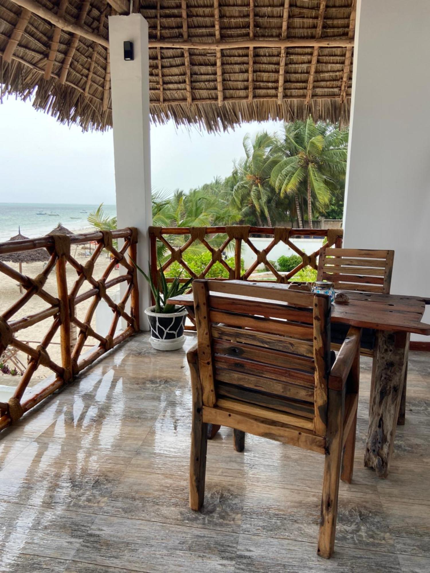 Waka Waka Bed & Breakfast Pwani Mchangani Exterior photo
